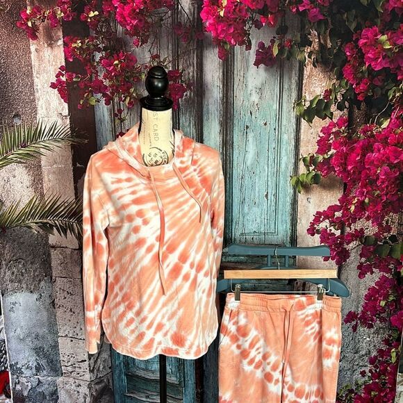 Jane and Delancey tie dye peach lounge set, size large top, size medium pants - Picture 1 of 14